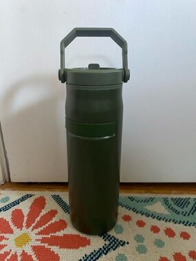 Green Insulated Water Bottle with Carry Handle